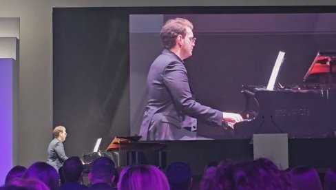 DA SE SRCE ZALEDI: Stefan Đoković svira kompoziciju Andrije Čikića (VIDEO) DA SE SRCE ZALEDI: Stefan Đoković svira kompoziciju Andrije Čikića (VIDEO)