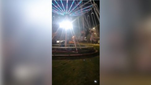 ZAŠTO JE RINGIŠPIL PUN DECE U LAZAREVCU POČEO DA SE RUŠI: Oglasio se vlasnik luna-parka ZAŠTO JE RINGIŠPIL PUN DECE U LAZAREVCU POČEO DA SE RUŠI: Oglasio se vlasnik luna-parka