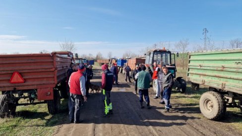 KA NJIVI SAMO PO RAVNOM DRUMU: Paori Srbobrana i Ruskog Krstura uz pomoć lokalne samouprave organizovali dve akcije uređenja atarskih puteve KA NJIVI SAMO PO RAVNOM DRUMU: Paori Srbobrana i Ruskog Krstura uz pomoć lokalne samouprave organizovali dve akcije uređenja atarskih puteve