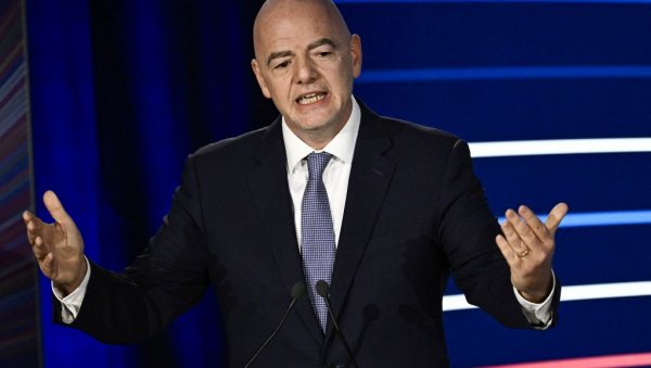 ЗБОГ НАСИЉА У ТУРСКОЈ ОГЛАСИО СЕ ПРЕДСЕДНИК ФИФА: Овакве сцене су апсолутно неприхватљиве (ФОТО/ВИДЕО) ЗБОГ НАСИЉА У ТУРСКОЈ ОГЛАСИО СЕ ПРЕДСЕДНИК ФИФА: Овакве сцене су апсолутно неприхватљиве (ФОТО/ВИДЕО)