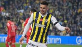 DUŠAN TADIĆ PREŽIVEO LINČ HULIGANA: Oduševio ultrase Fenerbahčea (VIDEO)