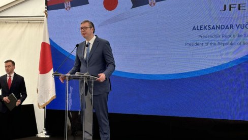 VUČIĆ U INĐIJI: Postavljen kamen temeljac nove fabrike japanskog giganta - predsednik oslikao oko darma lutke za uspešan početak (VIDEO)