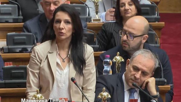 ШТА ЈЕ СРБИЈА ДОЖИВЕЛА: Мариника и Ћута вређају Стојана Раденовића! ШТА ЈЕ СРБИЈА ДОЖИВЕЛА: Мариника и Ћута вређају Стојана Раденовића!