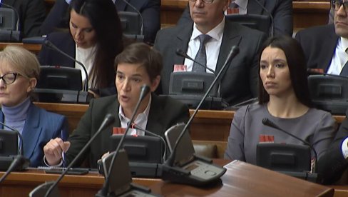 BRNABIĆEVA VRATILA BILJANU ĐORĐEVIĆ U REALNOST: Sedite okruženi poslanicima koji za 12 godina nisu uradili ništa sa ODIHR-om! (VIDEO) BRNABIĆEVA VRATILA BILJANU ĐORĐEVIĆ U REALNOST: Sedite okruženi poslanicima koji za 12 godina nisu uradili ništa sa ODIHR-om! (VIDEO)