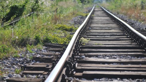 DRUGO SAMOUBISTVO U ROKU OD PAR DANA: Muškarac se bacio pod voz na pruzi Leskovac—Niš DRUGO SAMOUBISTVO U ROKU OD PAR DANA: Muškarac se bacio pod voz na pruzi Leskovac—Niš