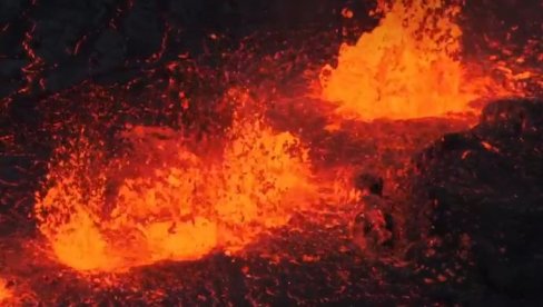 НЕВЕРОВАТНИ СНИМЦИ СА ИСЛАНДА: Нова ерупција вулкана - Лава стигла до одбране око евакуисаног града (ВИДЕО)