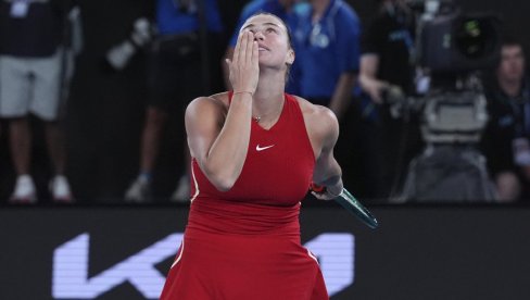 PRVI PUT NA TERENU OD TRAGEDIJE: Sabalenka pobedila najbolju drugaricu Badosu, svi pričaju o gestu Špankinje nakon poslednjeg poena (VIDEO) PRVI PUT NA TERENU OD TRAGEDIJE: Sabalenka pobedila najbolju drugaricu Badosu, svi pričaju o gestu Špankinje nakon poslednjeg poena (VIDEO)