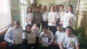 СЈАЈНИ ПАРАЋИНСКИ ФИЗИЧАРИ: Гимназијалцима бројне награде на окружном такмичењу СЈАЈНИ ПАРАЋИНСКИ ФИЗИЧАРИ: Гимназијалцима бројне награде на окружном такмичењу