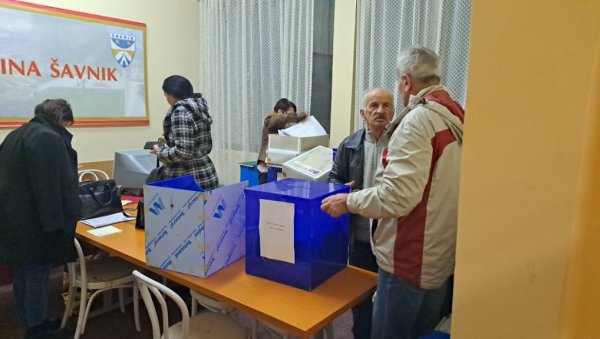СЦЕНАРИО ШАВНИК ПРЕТИ И ЦРНОЈ ГОРИ: Држава више од годину не решава кризу у најмањој општини СЦЕНАРИО ШАВНИК ПРЕТИ И ЦРНОЈ ГОРИ: Држава више од годину не решава кризу у најмањој општини