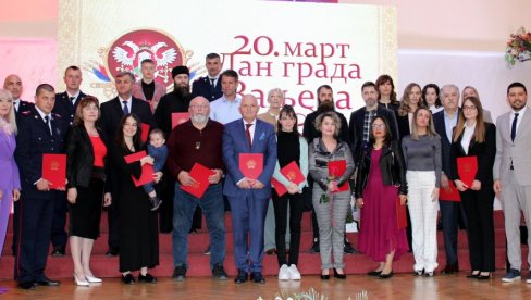 DELA DOSTOJNA PRIZNANJA: U Valjevu dodelom nagrada pojednicima i ustanovama, svečano obeležen 20. mart dan grada DELA DOSTOJNA PRIZNANJA: U Valjevu dodelom nagrada pojednicima i ustanovama, svečano obeležen 20. mart dan grada
