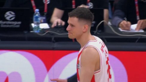 NEDOVIĆ OSTAO U ŠOKU: Saigrač iz Zvezde se poneo skandalozno prema njemu na meču Zvezda - Panatinaikos u Evroligi (FOTO) NEDOVIĆ OSTAO U ŠOKU: Saigrač iz Zvezde se poneo skandalozno prema njemu na meču Zvezda - Panatinaikos u Evroligi (FOTO)