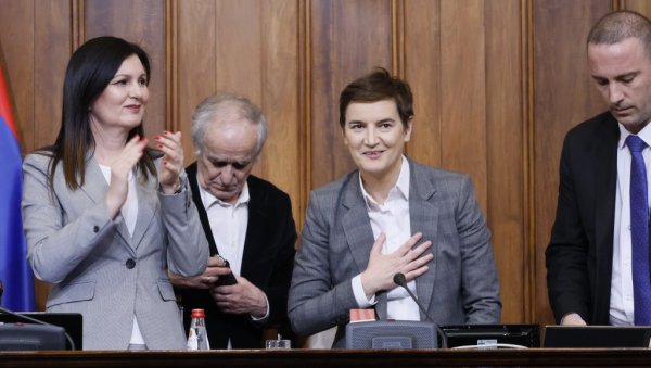ОПОЗИЦИЈА СЕ ЗАЛАЖЕ ЗА ДИЈАЛОГ, АЛИ НА САСТАНАК НИСУ ДОШЛИ: Брнабићева одржала консултације у Скупштини ОПОЗИЦИЈА СЕ ЗАЛАЖЕ ЗА ДИЈАЛОГ, АЛИ НА САСТАНАК НИСУ ДОШЛИ: Брнабићева одржала консултације у Скупштини