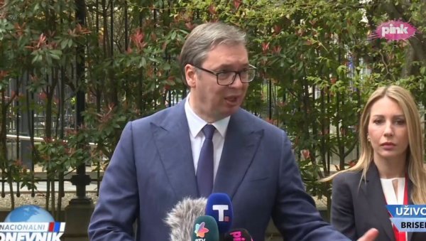 НЕКАД СУ КРАЛИ СЛИКЕ САД КРАДУ ТОАЛЕТ ПАПИР Вучић о опозицији: Ако је то Србија коју предлажу, верујем да никада неће доћи на власт НЕКАД СУ КРАЛИ СЛИКЕ САД КРАДУ ТОАЛЕТ ПАПИР Вучић о опозицији: Ако је то Србија коју предлажу, верујем да никада неће доћи на власт