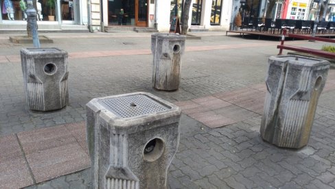 U PEŠAČKOJ ZONI: Ponovo ne rade česme u centru Požarevca U PEŠAČKOJ ZONI: Ponovo ne rade česme u centru Požarevca