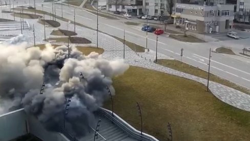 POGLEDAJTE - TRENUTAK KADA JE PROJEKTIL POGODIO OBJEKTE SPORTSKOG KOMPLEKSA: Još jedna eksplozija u Belgorodu POGLEDAJTE - TRENUTAK KADA JE PROJEKTIL POGODIO OBJEKTE SPORTSKOG KOMPLEKSA: Još jedna eksplozija u Belgorodu