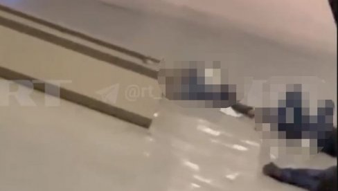 TERORISTIČKI NAPAD U MOSKVI: Maskirane osobe pucaju u koncertnoj dvorani TERORISTIČKI NAPAD U MOSKVI: Maskirane osobe pucaju u koncertnoj dvorani