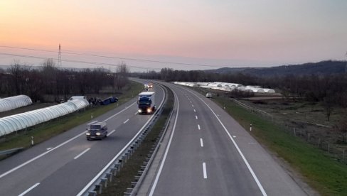 DVE POVREĐENE OSOBE TRANSPORTOVANE U NIŠ: Jedna ima prelom vilice, a druga pnemotoraks