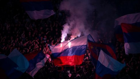 ZAPAD ĆE BITI BAŠ BESAN: Ono što su delije uradile bakljama na meču Zvezda - Zenit izazvaće brojne reakcije (FOTO) ZAPAD ĆE BITI BAŠ BESAN: Ono što su delije uradile bakljama na meču Zvezda - Zenit izazvaće brojne reakcije (FOTO)