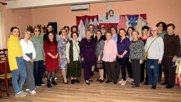 ДЕЦЕНИЈА ЖЕНА С ИДЕЈОМ: Удружење у Кули, које се бави домаћом радиношћу, прославило десет година постојања ДЕЦЕНИЈА ЖЕНА С ИДЕЈОМ: Удружење у Кули, које се бави домаћом радиношћу, прославило десет година постојања