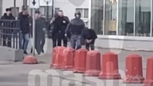 SNIMAK HAPŠENJA IZ PETERBURGA: Rusija ponovo bila na nogama - Zbog bombe evakuisan tržni centar (VIDEO) SNIMAK HAPŠENJA IZ PETERBURGA: Rusija ponovo bila na nogama - Zbog bombe evakuisan tržni centar (VIDEO)