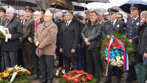 VULIN PORUČIO: Traže da priznamo Kosovo, napustimo Republiku Srpsku, uvedemo sankcije Rusiji, a samo ne traže oproštaj za našu ubijenu decu