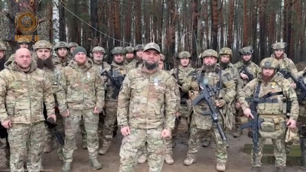 ЧЕЧЕНИ ОДЛИКОВАНИ ЗА ХВАТАЊЕ ТЕРОРИСТА: Награђени са 12 медаља за храброст Министарства одбране Русије (ВИДЕО) ЧЕЧЕНИ ОДЛИКОВАНИ ЗА ХВАТАЊЕ ТЕРОРИСТА: Награђени са 12 медаља за храброст Министарства одбране Русије (ВИДЕО)