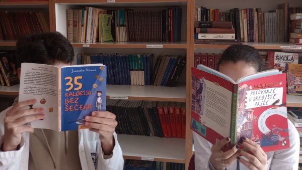 ФАРМАЦЕУТСКО – ФИЗИОТЕРАПЕУТСКА ШКОЛА У БЕОГРАДУ ОБЕЛЕЖАВА ДАН ЕВРОПСКИХ АУТОРА: У причи и причању са Јасминком Петровић и Анђелком Ружић ФАРМАЦЕУТСКО – ФИЗИОТЕРАПЕУТСКА ШКОЛА У БЕОГРАДУ ОБЕЛЕЖАВА ДАН ЕВРОПСКИХ АУТОРА: У причи и причању са Јасминком Петровић и Анђелком Ружић