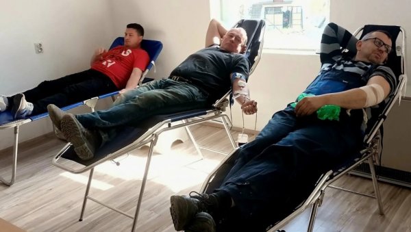ХУМАНИ МЕШТАНИ: Акција ДДК у врњачком селу Отроци ХУМАНИ МЕШТАНИ: Акција ДДК у врњачком селу Отроци