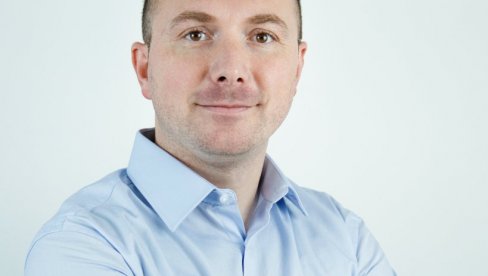 DR IVAN RANĐELOVIĆ IZ JAGODINE OTKRIO MAGIČNI MOLEKUL: Istraživanje dalo važne rezultate u traganju za lekom protiv raka DR IVAN RANĐELOVIĆ IZ JAGODINE OTKRIO MAGIČNI MOLEKUL: Istraživanje dalo važne rezultate u traganju za lekom protiv raka