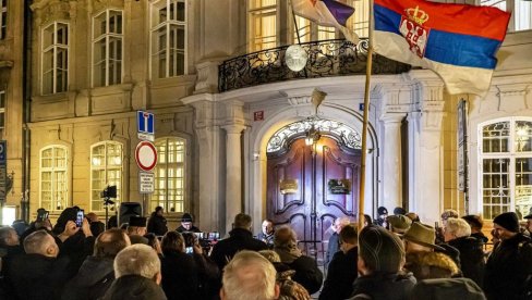 U PRAGU ODRŽAN POMEN ZA NEVINE ŽRTVE NATO AGRESIJE 1999. I ŽRTVE TERORA NA KiM: Od tog dana samo pravo jačeg U PRAGU ODRŽAN POMEN ZA NEVINE ŽRTVE NATO AGRESIJE 1999. I ŽRTVE TERORA NA KiM: Od tog dana samo pravo jačeg