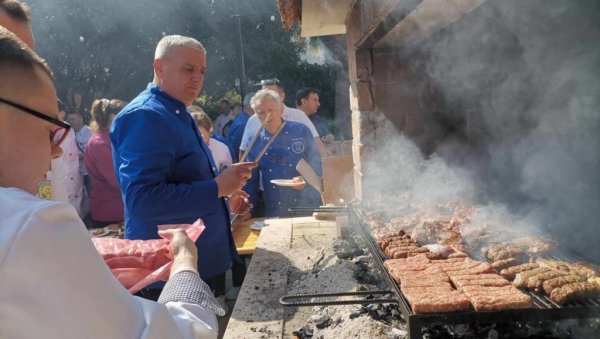 ЗЛАТО ДОНЕО ОРАО: Нишлије бриљирале на међународном кулинарском фестивалу на Брачу ЗЛАТО ДОНЕО ОРАО: Нишлије бриљирале на међународном кулинарском фестивалу на Брачу