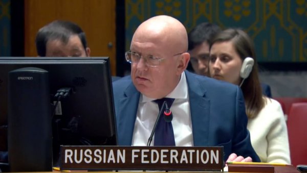 РУС САСУО ИСТИНУ У ЛИЦЕ АМЕРИКАНЦУ: Јаке речи Небензја о НАТО агресији на нашу земљу РУС САСУО ИСТИНУ У ЛИЦЕ АМЕРИКАНЦУ: Јаке речи Небензја о НАТО агресији на нашу земљу