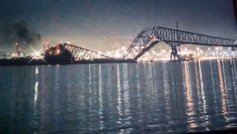HOROR U AMERICI: Srušio se veliki most nakon udara broda, pogledajte jezivi snimak (VIDEO) HOROR U AMERICI: Srušio se veliki most nakon udara broda, pogledajte jezivi snimak (VIDEO)