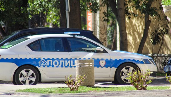 ПРИВЕДЕНИ ЗБОГ ПРИВРЕДНОГ КРИМИНАЛА: Узимали новац за непостојећа радна места ПРИВЕДЕНИ ЗБОГ ПРИВРЕДНОГ КРИМИНАЛА: Узимали новац за непостојећа радна места