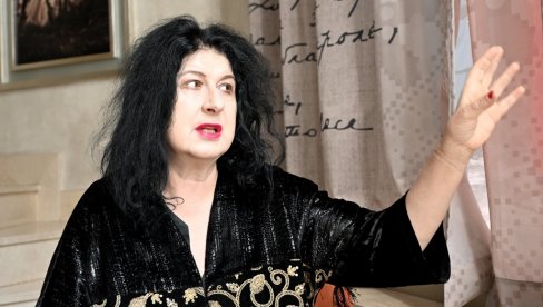 UZMITE ČOVEKU DOSTOJANSTVO, I ON GUBI SVE: Ivana Vujić, reditelj, o Staklenoj menažeriji, ljudima, sadašnjosti, pozorištu... UZMITE ČOVEKU DOSTOJANSTVO, I ON GUBI SVE: Ivana Vujić, reditelj, o Staklenoj menažeriji, ljudima, sadašnjosti, pozorištu...