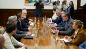 NOVOSTI SAZNAJU: Vučić sutra sa ambasadorima Kvinte - četiri važne teme na stolu NOVOSTI SAZNAJU: Vučić sutra sa ambasadorima Kvinte - četiri važne teme na stolu