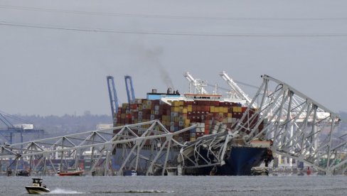BROD SRUŠIO MOST, NESTALI PUTARI: Svi detalji nesreće u Baltimoru koja je potresla SAD (FOTO) BROD SRUŠIO MOST, NESTALI PUTARI: Svi detalji nesreće u Baltimoru koja je potresla SAD (FOTO)