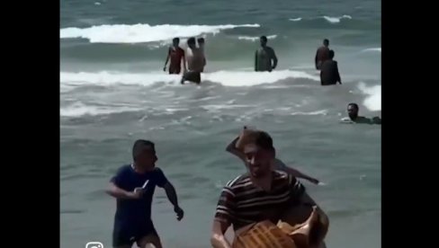 ЈОШ ЈЕДНА ТРАГЕДИЈА У ПОЈАСУ ГАЗЕ: Више од 10 особа се удавило покушавајући да допливају до помоћи (ВИДЕО)