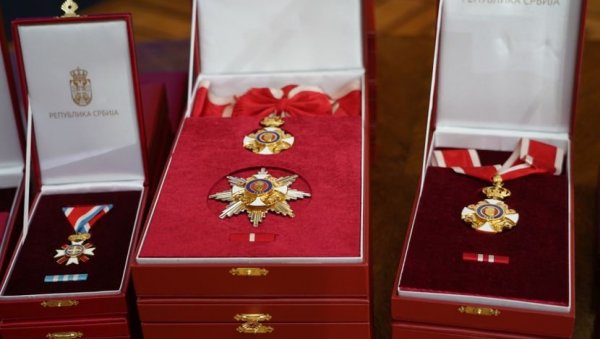 ОРДЕЊЕ КРАЛИ ВИШЕ ОД ДЕЦЕНИЈЕ? Нови шокантни детаљи истраге нестанка око 43.000 вредних одликовања (ФОТО) ОРДЕЊЕ КРАЛИ ВИШЕ ОД ДЕЦЕНИЈЕ? Нови шокантни детаљи истраге нестанка око 43.000 вредних одликовања (ФОТО)