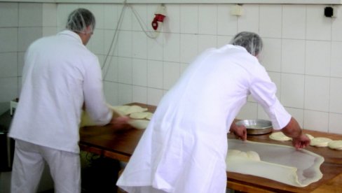 Osuđenici „Zabele“ obučavaju se za zavarivanje i pravljenje bureka Osuđenici „Zabele“ obučavaju se za zavarivanje i pravljenje bureka