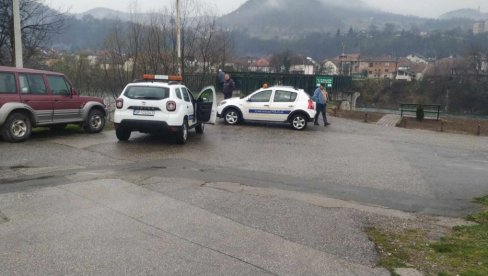 U BIJELOM POLJU OFANZIVA GRAĐANSKIH AKTIVISTA NA ZAGAĐIVAČE LIMA: Brane reku, ulovili nesavesne građane U BIJELOM POLJU OFANZIVA GRAĐANSKIH AKTIVISTA NA ZAGAĐIVAČE LIMA: Brane reku, ulovili nesavesne građane