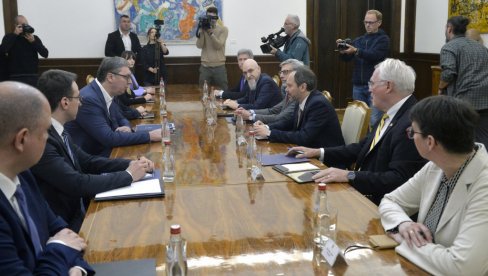 POČEO SASTANAK: Vučić razgovara sa ambasadorima zemalja Kvinte POČEO SASTANAK: Vučić razgovara sa ambasadorima zemalja Kvinte