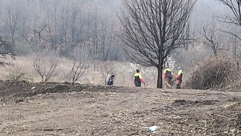 ПОГЛЕДАЈТЕ ШТА СЕ УПРАВО ДЕШАВА НА МЕСТУ ГДЕ ЈЕ НЕСТАЛА ДАНКА: Новости испред куће где је девојчица последњи пут виђена (ФОТО)