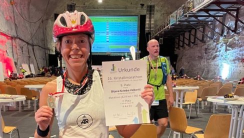 ISTRČALA MARATON 500 METARA POD ZEMLJOM: Biljana Koteska Veljković, jedina žena iz Srbije koja je uspela u neobičnom izazovu u rudniku Merker ISTRČALA MARATON 500 METARA POD ZEMLJOM: Biljana Koteska Veljković, jedina žena iz Srbije koja je uspela u neobičnom izazovu u rudniku Merker
