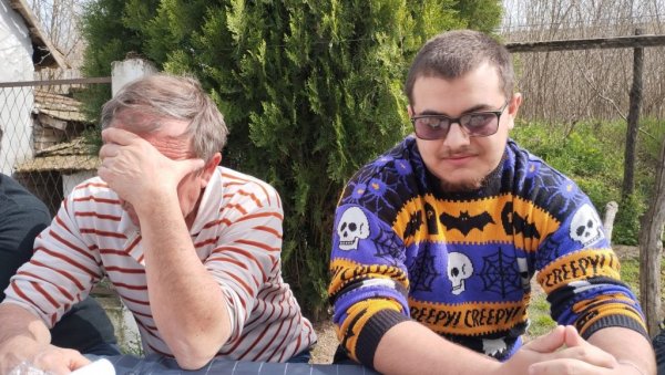 ДЕДА МЕ ЈЕ ПОЗВАО И РЕКАО МИ ОВУ РЕЧЕНИЦУ: Син Радована и Иване након злочина (ВИДЕО) ДЕДА МЕ ЈЕ ПОЗВАО И РЕКАО МИ ОВУ РЕЧЕНИЦУ: Син Радована и Иване након злочина (ВИДЕО)