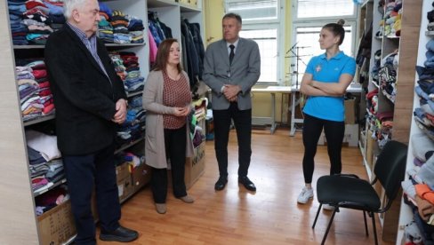 BOŽIDAR MALJKOVIĆ U UŽICU: Donacija i podrška Ženskom centru BOŽIDAR MALJKOVIĆ U UŽICU: Donacija i podrška Ženskom centru