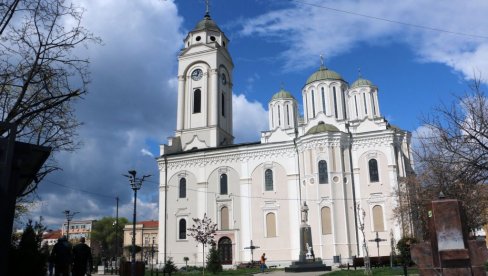 ZAVRŠENA OBNOVA FASADE HRAMA SVETOG ĐORĐA: U svetinju na smederevskom trgu najviše uložili vernici donatori ZAVRŠENA OBNOVA FASADE HRAMA SVETOG ĐORĐA: U svetinju na smederevskom trgu najviše uložili vernici donatori