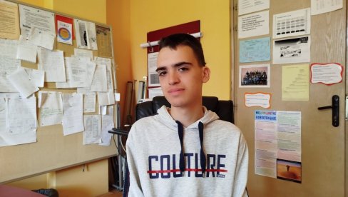 MAJSTOR DA KREIRA PUTOVANJA: Maturant Aleksandar Milošević iz Paraćina prvak Srbije u osmišljavanju turističkih aranžmana MAJSTOR DA KREIRA PUTOVANJA: Maturant Aleksandar Milošević iz Paraćina prvak Srbije u osmišljavanju turističkih aranžmana
