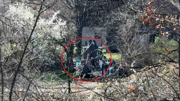 ПОГЛЕДАЈТЕ СНИМАК: Шта се износи из куће код које је нестала мала Данка (ВИДЕО) ПОГЛЕДАЈТЕ СНИМАК: Шта се износи из куће код које је нестала мала Данка (ВИДЕО)