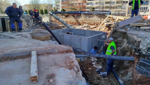 SUTRA NORMALIZACIJA VODOSNABDEVANJA: U Paraćinu radovi na izmeštanju vodovodnih cevi (FOTO) SUTRA NORMALIZACIJA VODOSNABDEVANJA: U Paraćinu radovi na izmeštanju vodovodnih cevi (FOTO)